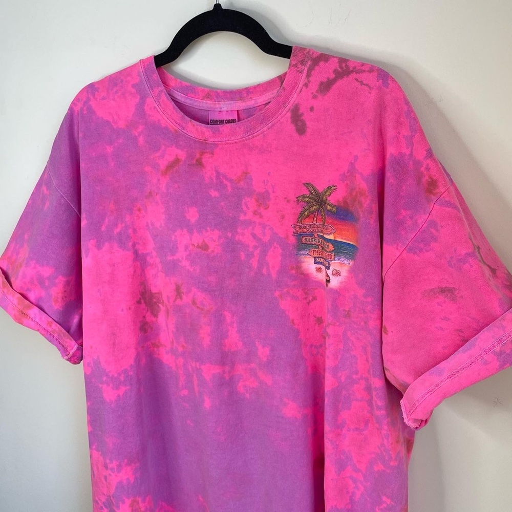 CW tee - Picture 3 of 5